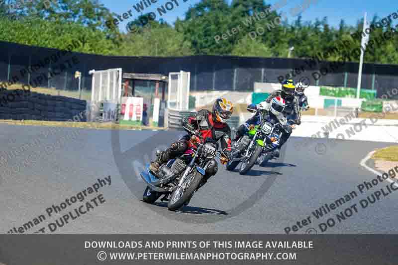 Vintage motorcycle club;eventdigitalimages;mallory park;mallory park trackday photographs;no limits trackdays;peter wileman photography;trackday digital images;trackday photos;vmcc festival 1000 bikes photographs